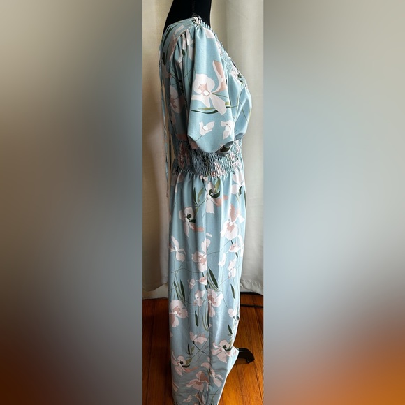 NWT - floral Jumpsuit! Lowest price sale❤️ - Picture 2 of 8